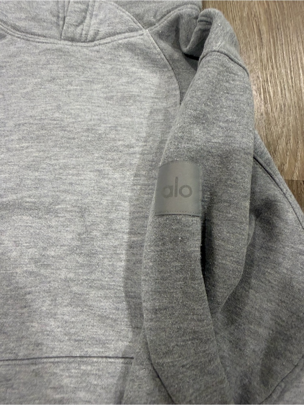 ALO Yoga Men’s Heather Grey Pullover Hoodie